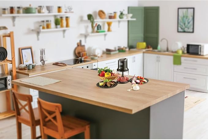 Vertical chopper, 500 watts, 4 durable stainless steel blades, 500 ml working capacity mixing bowl. Powerful motor for chopping, mixing, and grinding ingredients. - Image 4